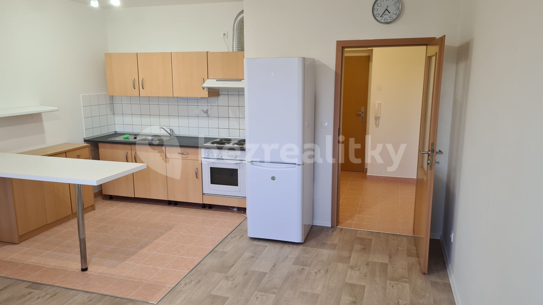 Pronájem bytu 1+kk 30 m² — photo 2