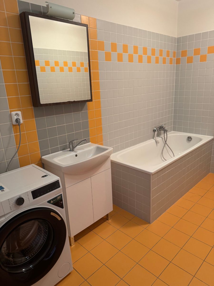 Pronájem bytu 2+kk 63 m² — photo 4