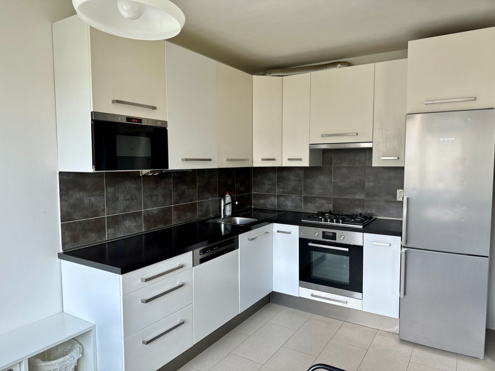 Pronájem bytu 2+1 64 m² — photo 2