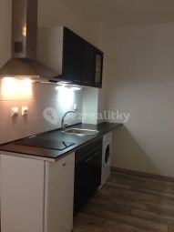 Pronájem bytu 1+kk 28 m² — photo 3