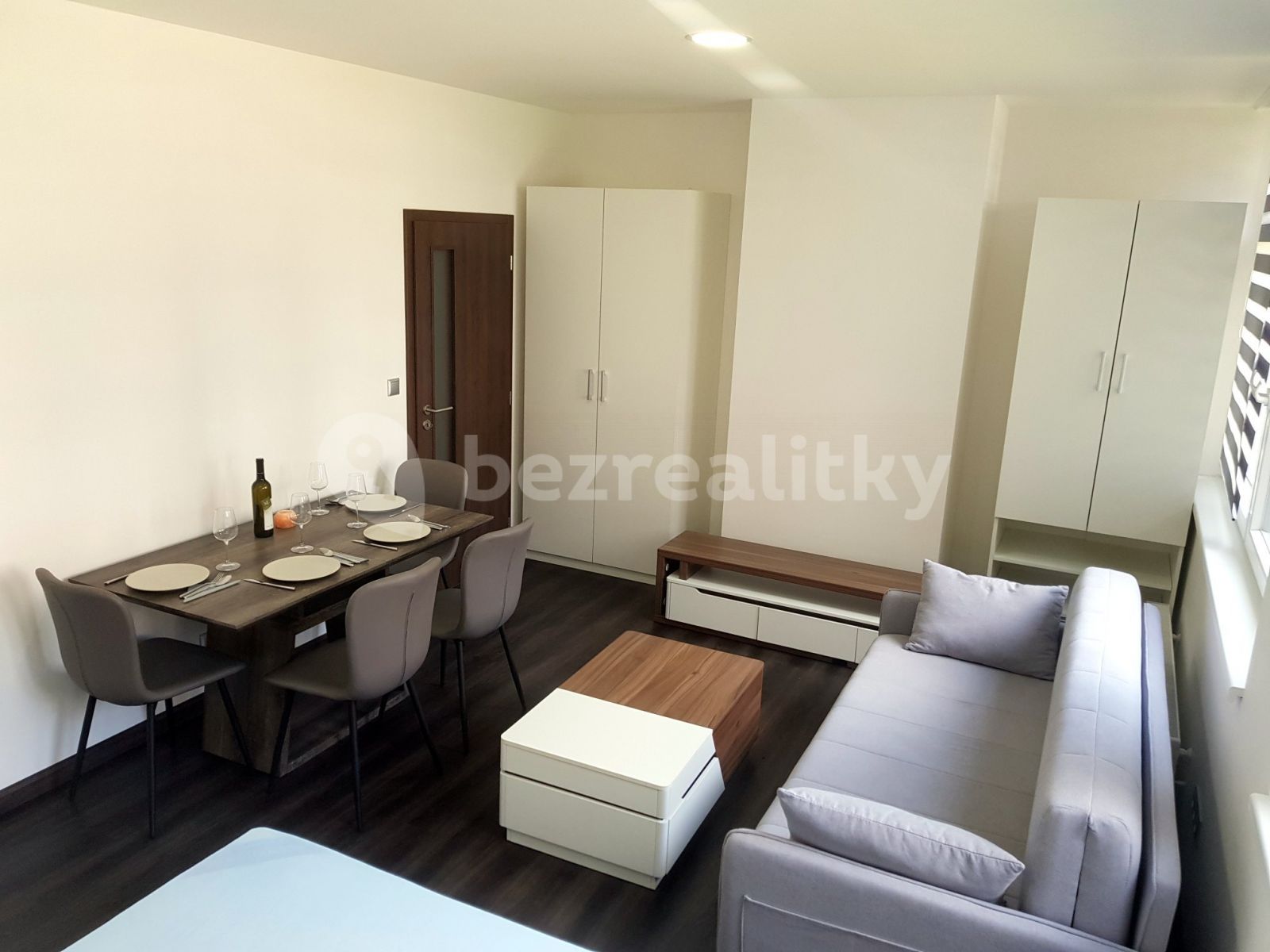 Pronájem bytu 1+kk 33 m² — photo 2