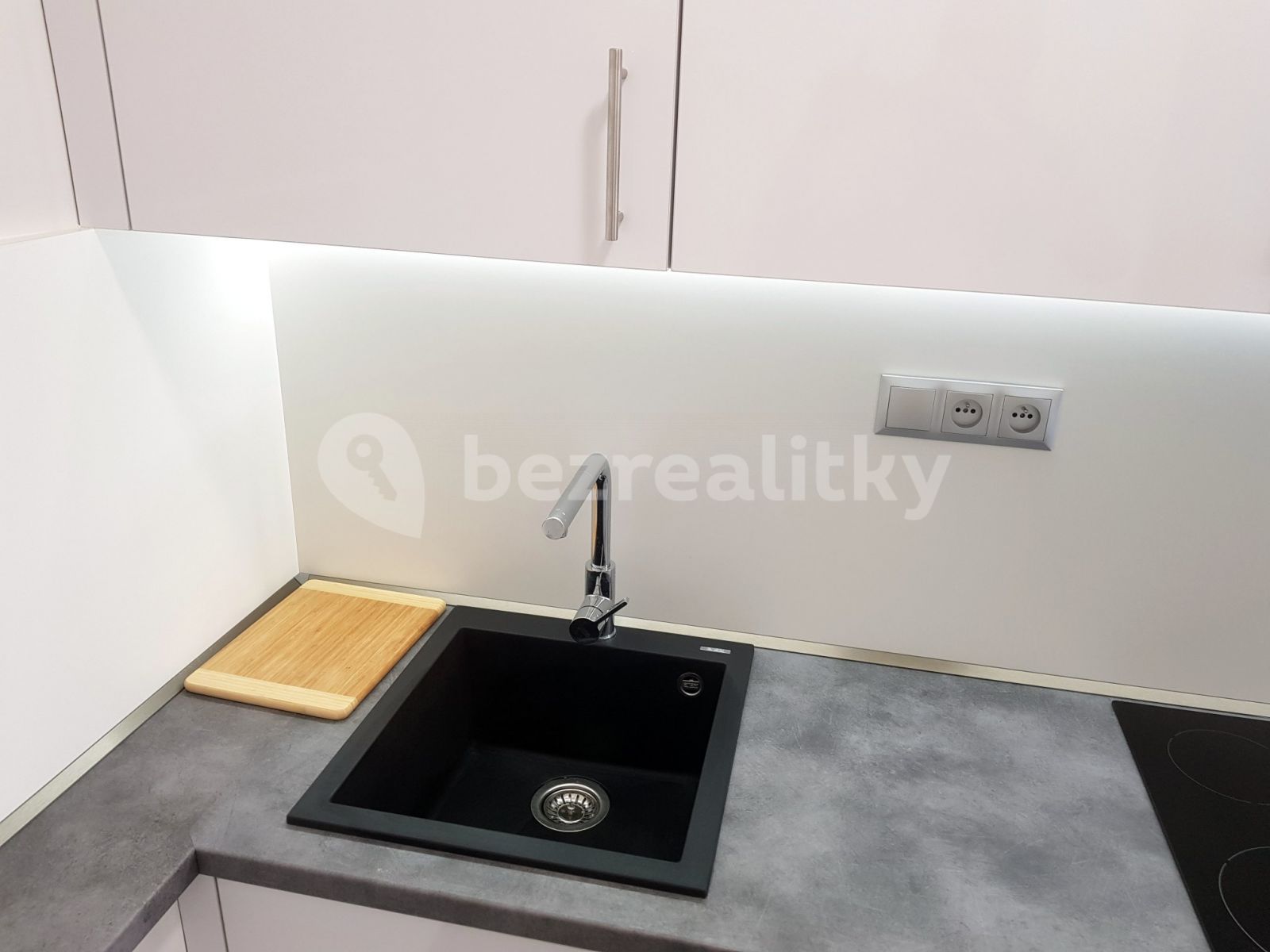 Pronájem bytu 1+kk 33 m² — photo 4