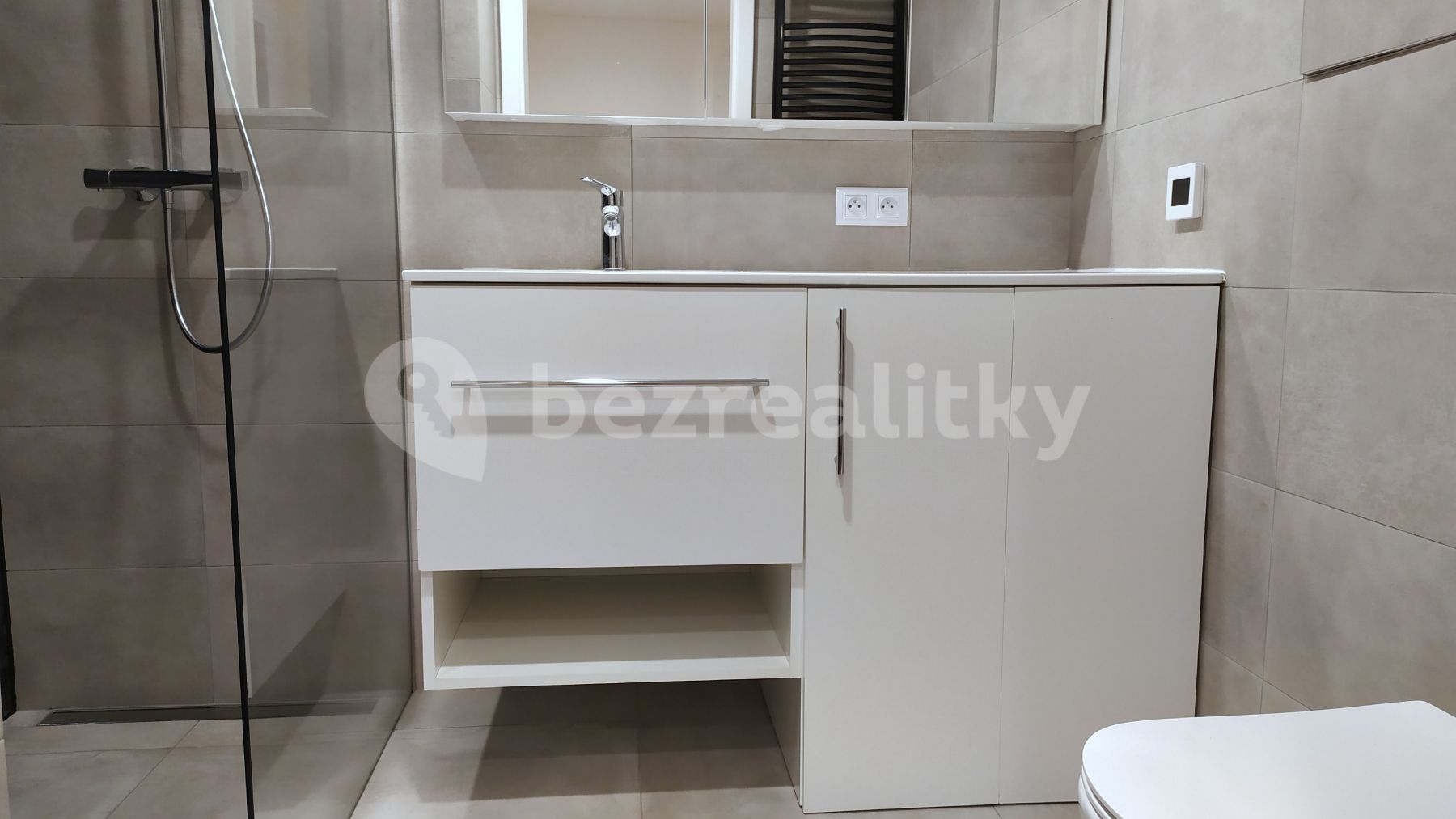 Pronájem bytu 1+kk 30 m², Praha – náhled fotky 9