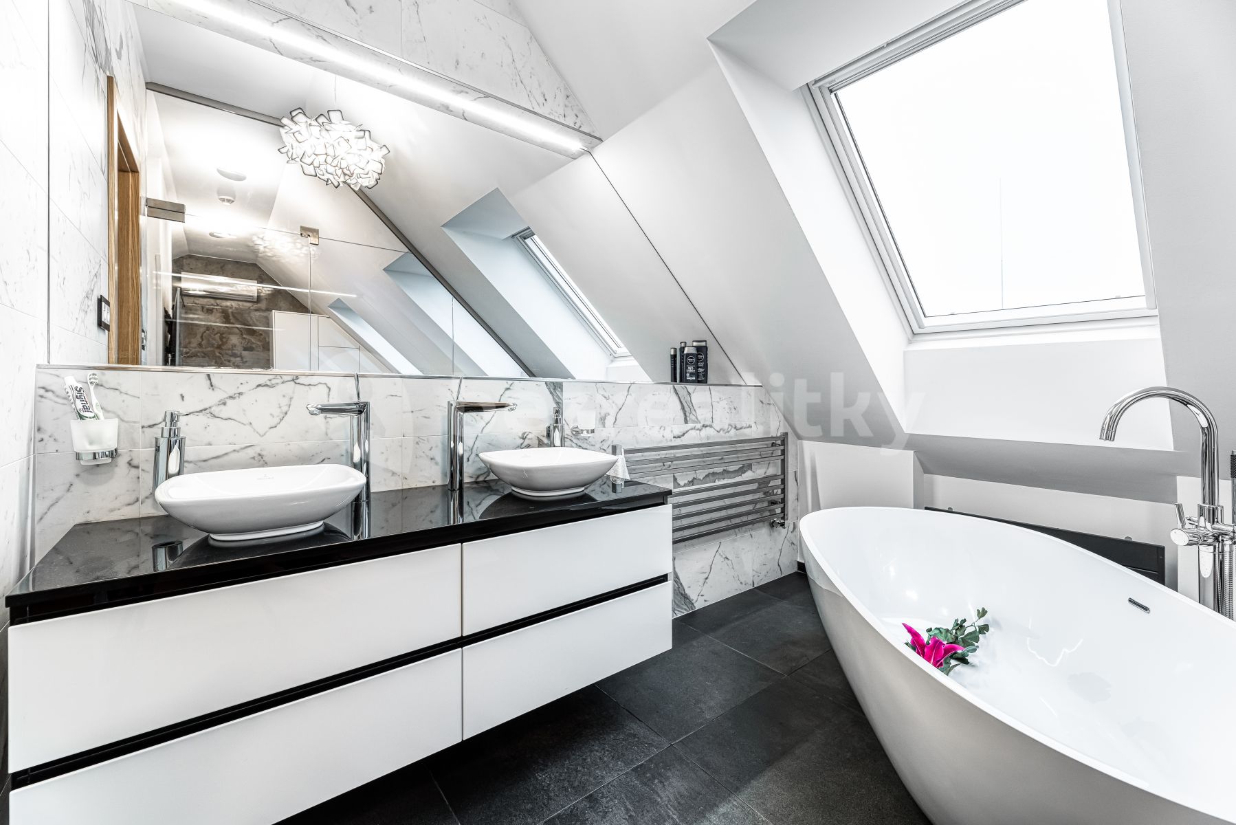 Pronájem bytu 2+kk 99 m², Praha – náhled fotky 6
