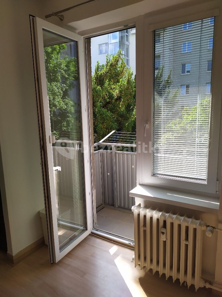 Pronájem bytu 1+1 38 m² — photo 4