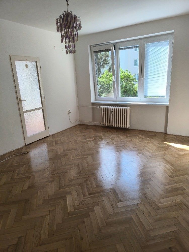Pronájem bytu 1+1 38 m² — photo 2