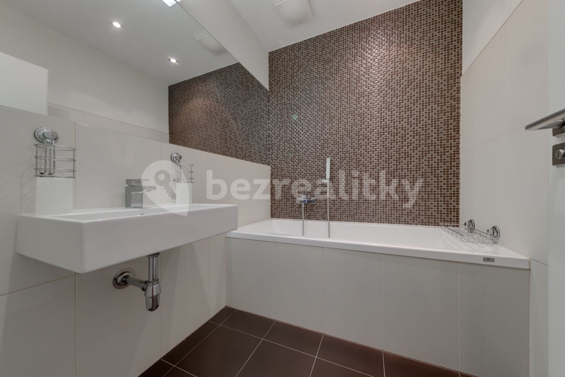 Pronájem bytu 2+kk 64 m², Praha – náhled fotky 15