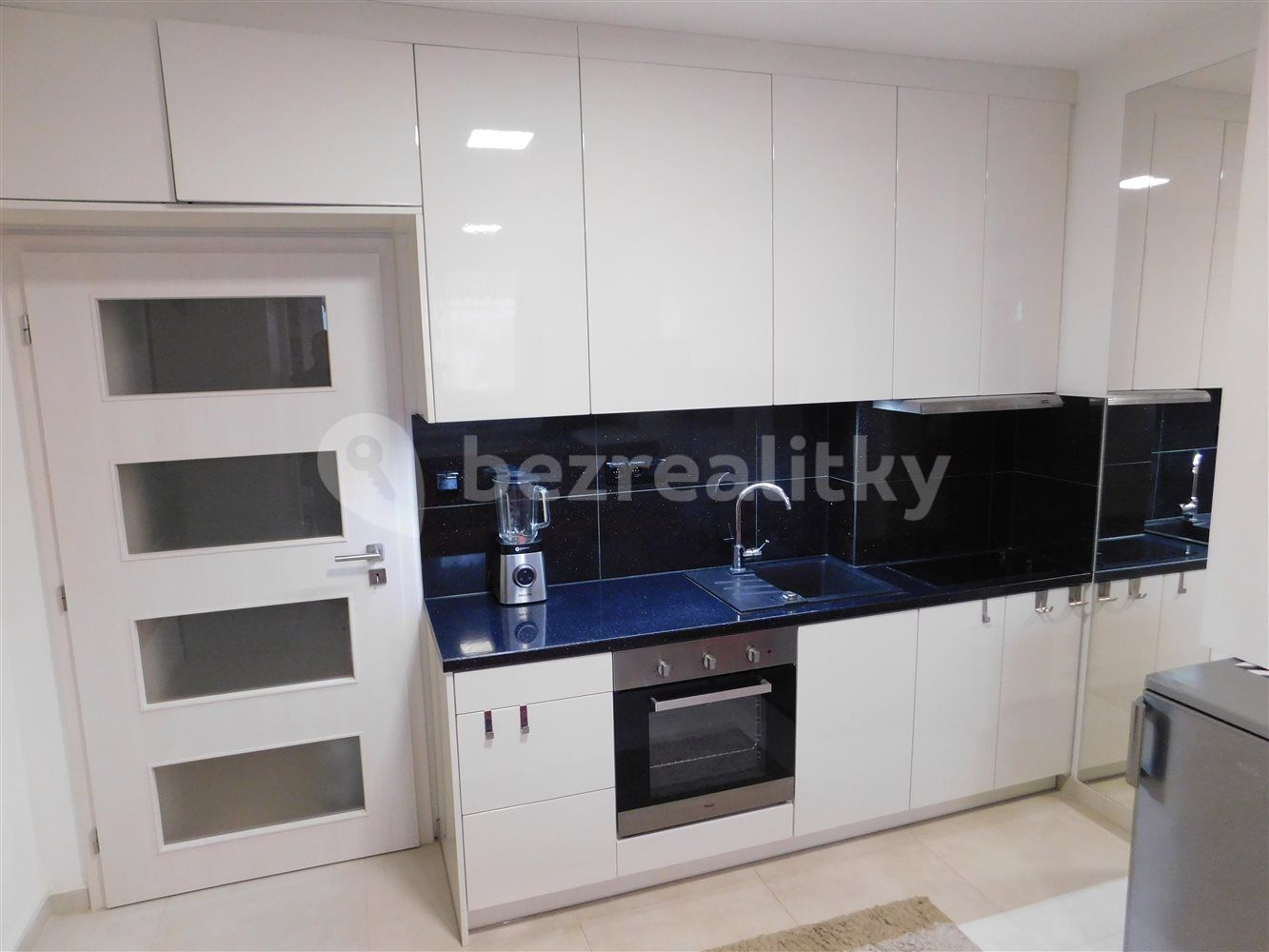 Pronájem bytu 1+kk 27 m² — photo 2
