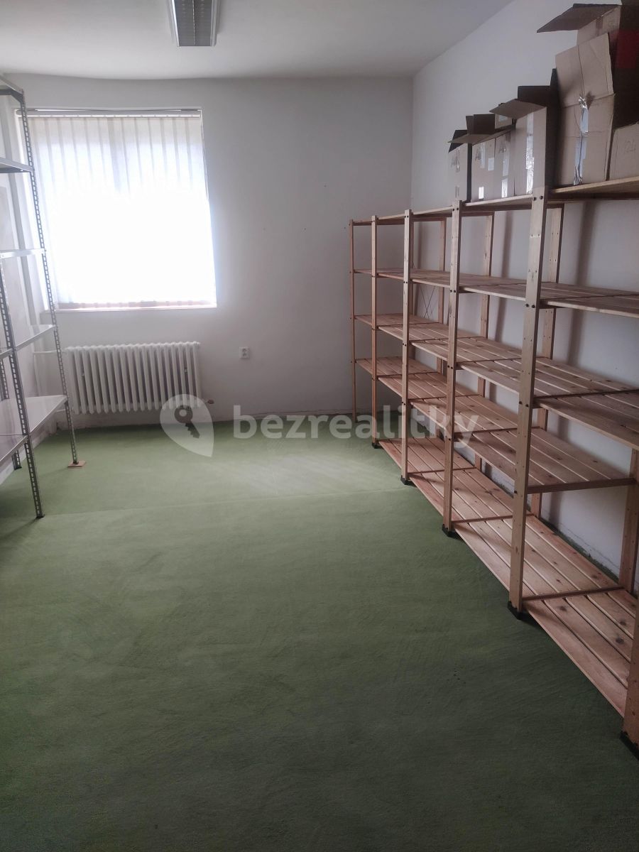 Pronájem nebytového prostoru 82 m²