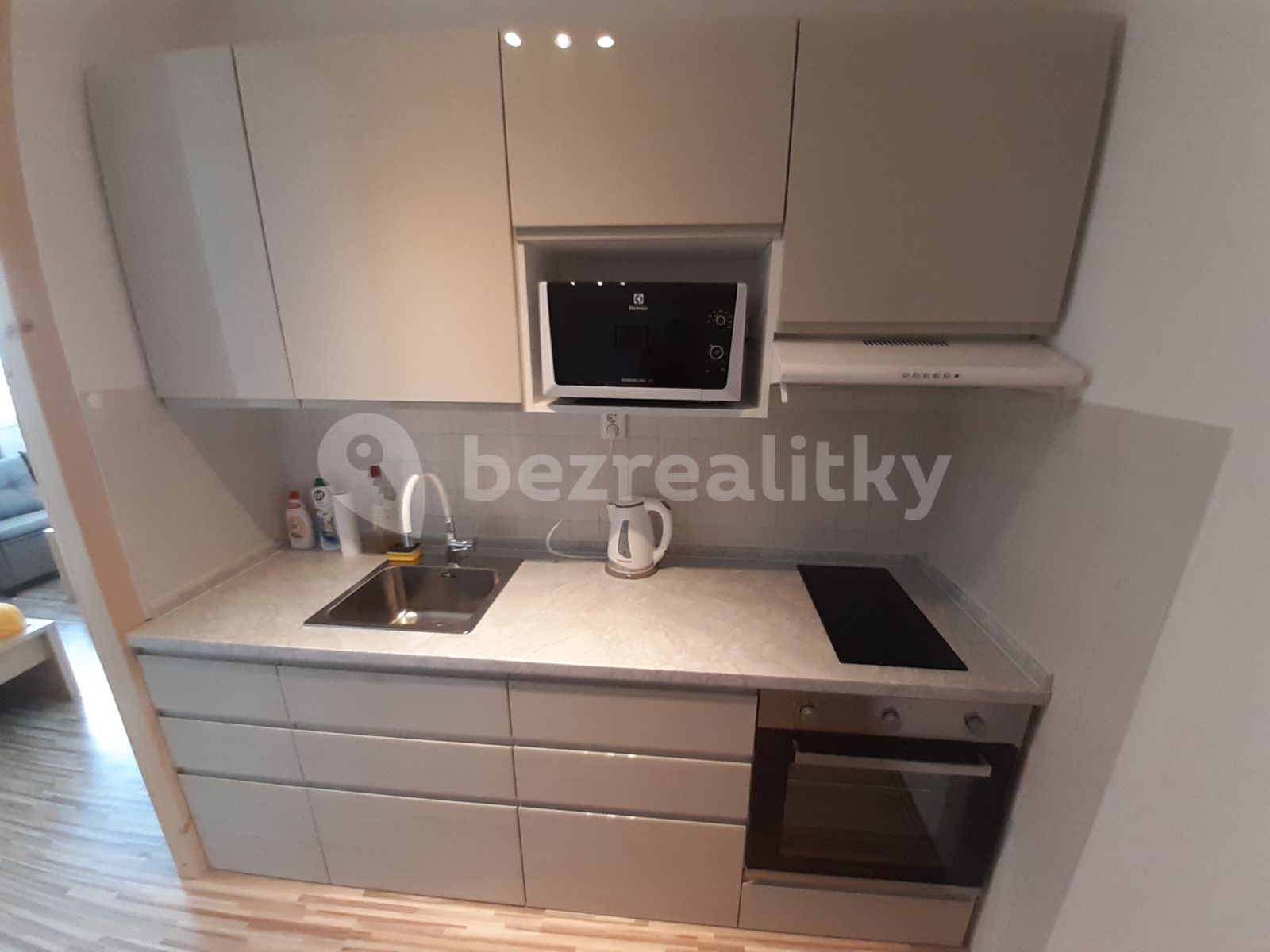 Pronájem bytu 1+kk 33 m², Praha – náhled fotky 8