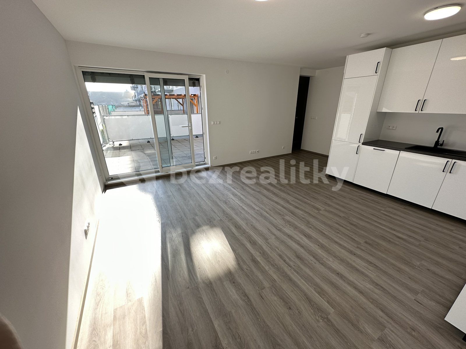 Pronájem bytu 2+kk 73 m² — photo 2