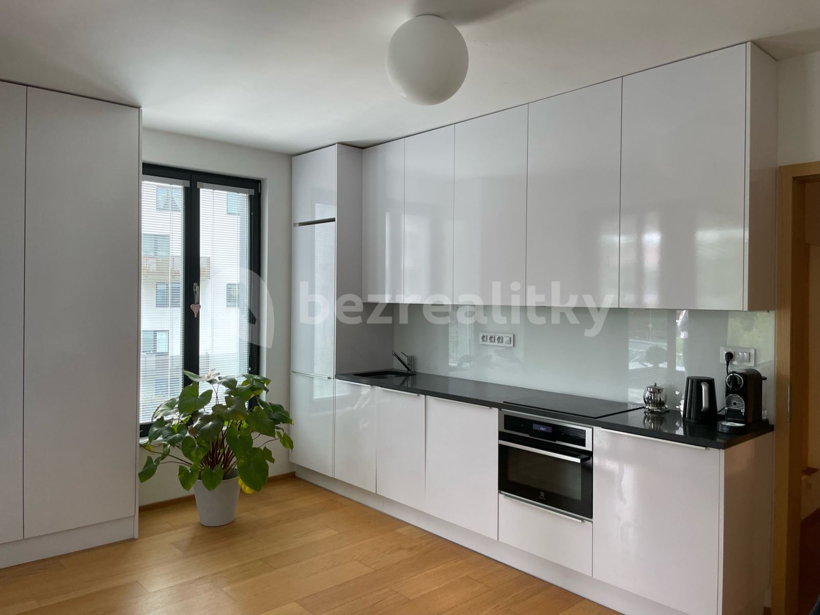 Pronájem bytu 2+kk 57 m² — photo 3