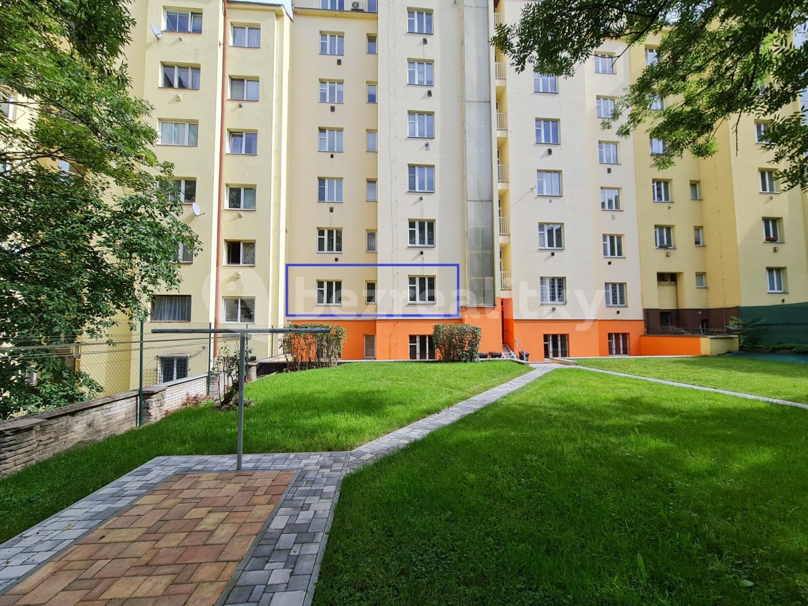 Pronájem bytu 2+kk 52 m² — photo 2