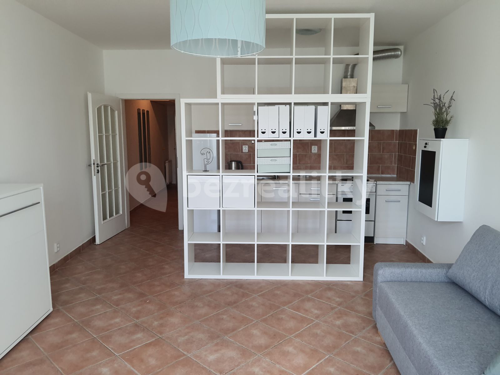 Pronájem bytu 1+kk 38 m² — photo 2