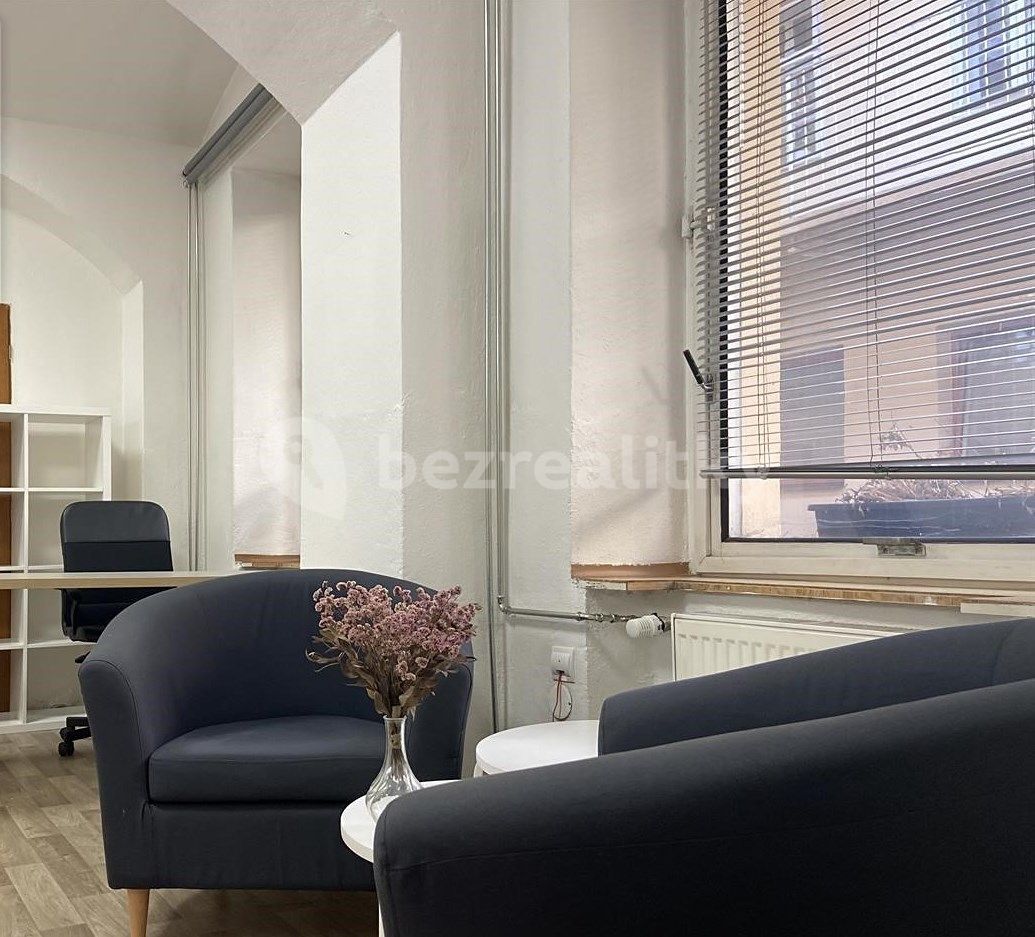 Pronájem kanceláře 34 m² — photo 2