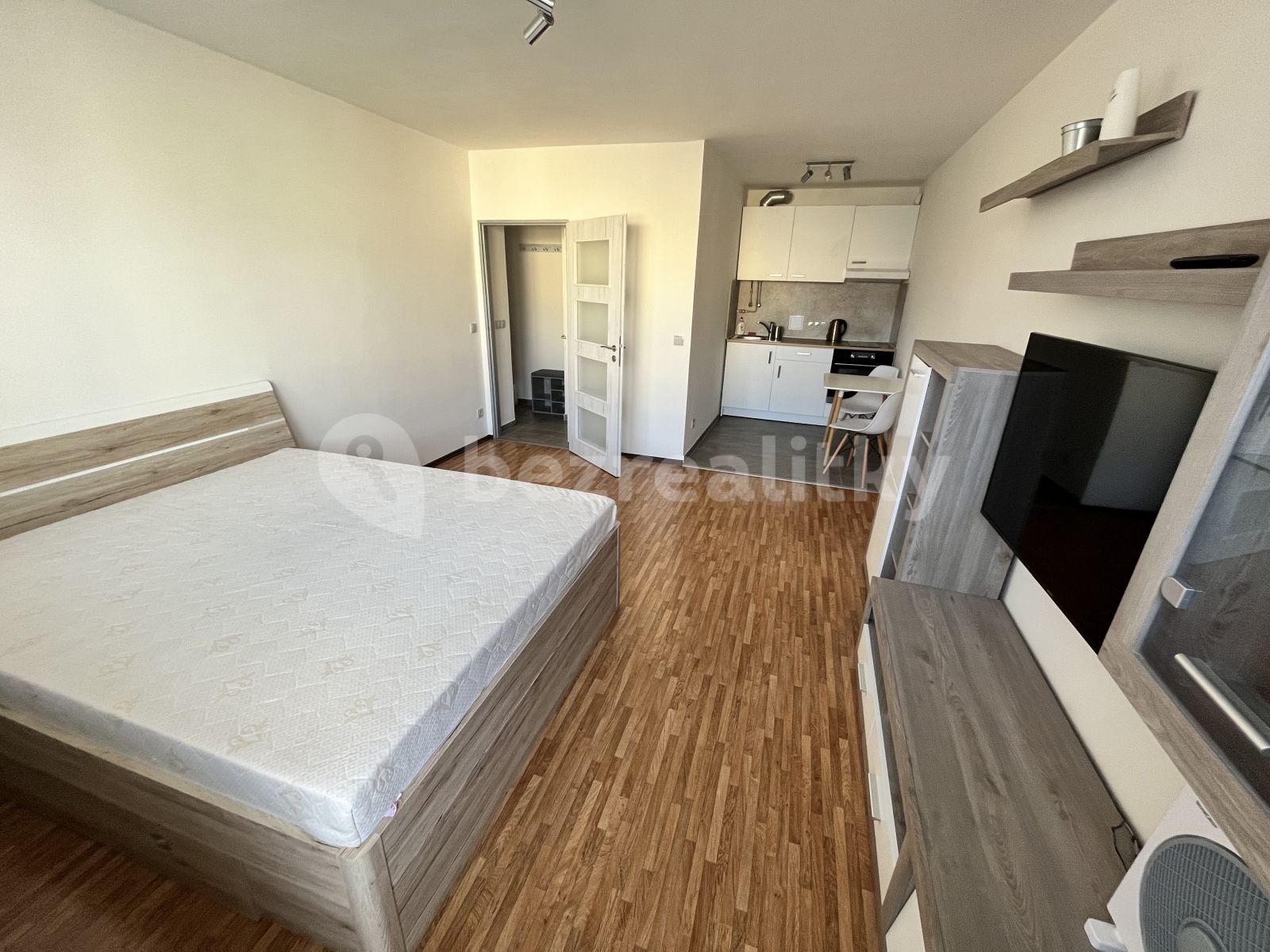 Pronájem bytu 1+kk 30 m², Balbínova, Praha, Praha