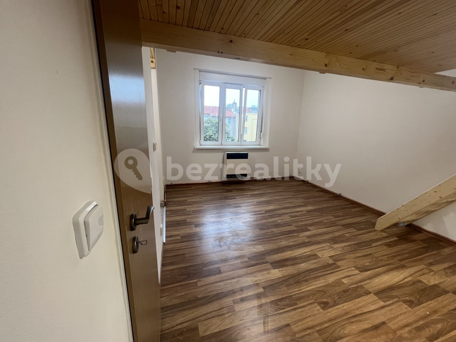 Pronájem bytu 1+kk 27 m² — photo 2