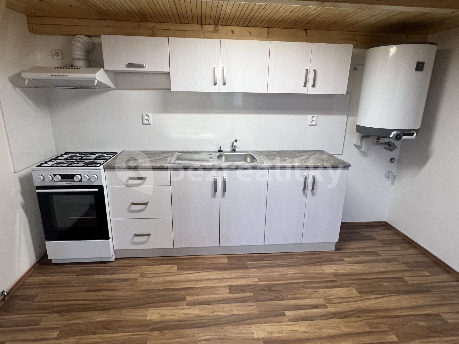 Pronájem bytu 1+kk 27 m² — photo 3