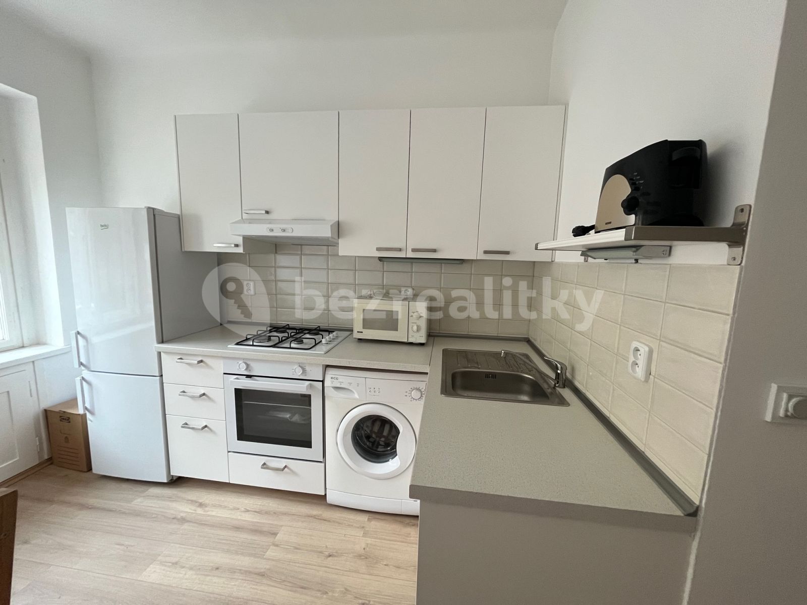 Pronájem bytu 1+1 40 m² — photo 2