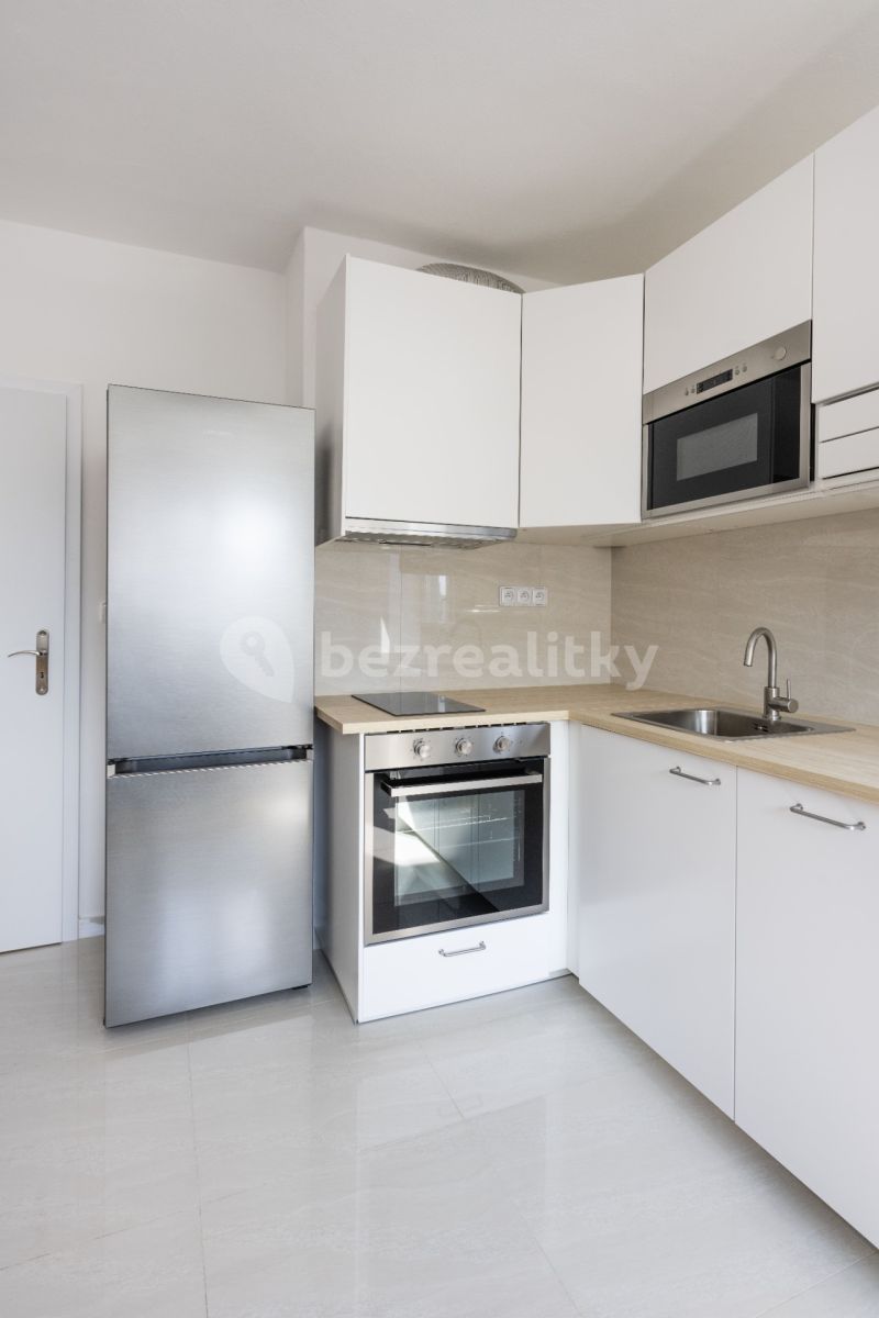 Pronájem bytu 2+kk 30 m² — photo 2