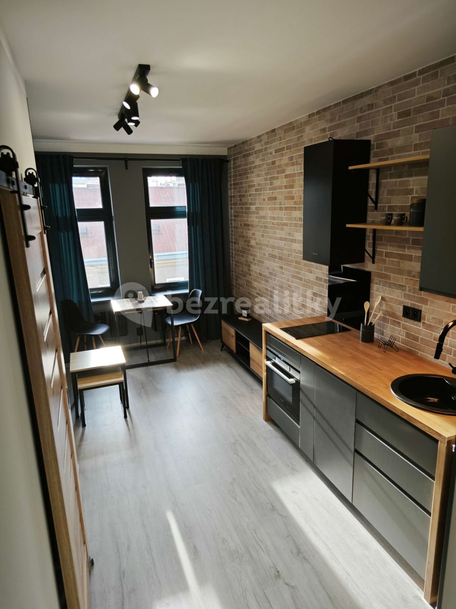 Pronájem bytu 2+kk 33 m² — photo 2