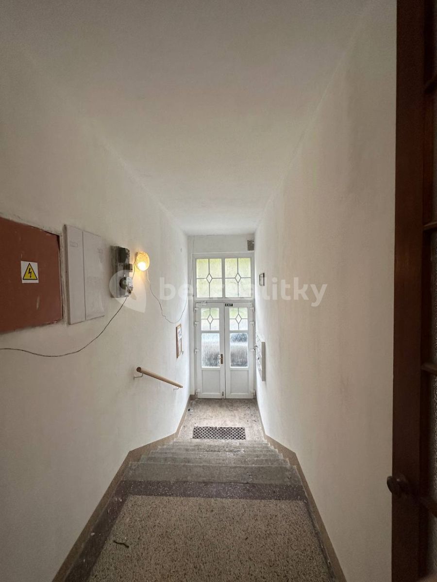 Pronájem bytu 3+kk 65 m² — photo 2