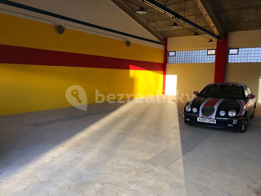 Pronájem nebytového prostoru 180 m² — photo 2