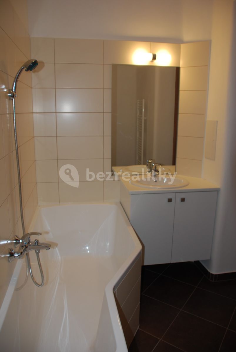 Pronájem bytu 2+kk 50 m² — photo 3
