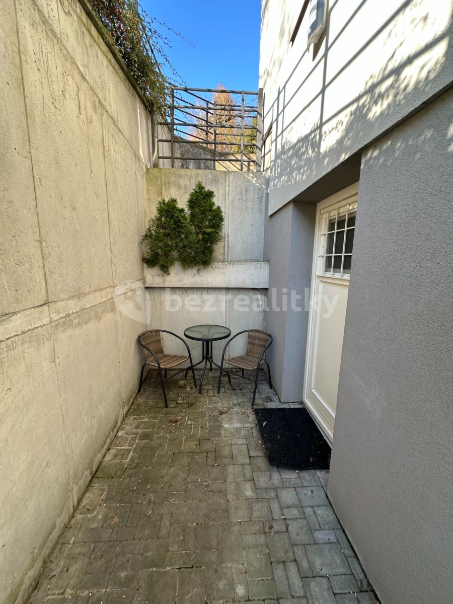 Pronájem bytu 1+1 40 m², Praha – náhled fotky 11