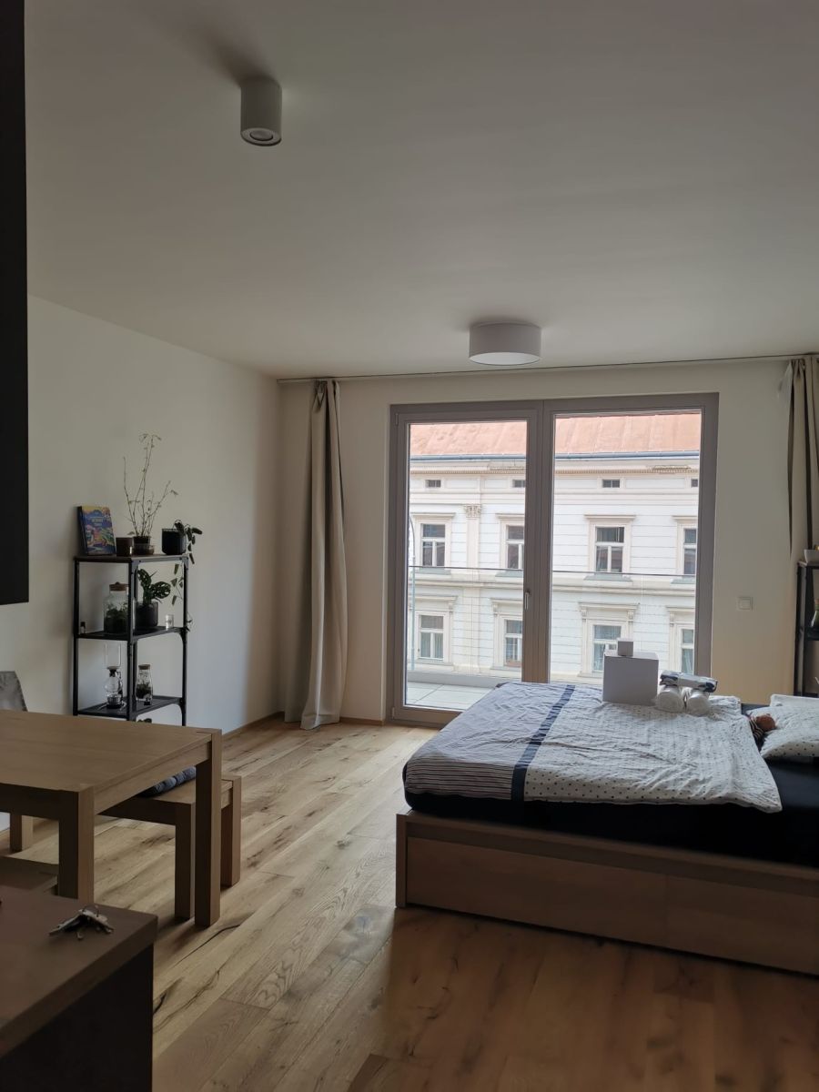 Pronájem bytu 1+kk 32 m² — photo 2