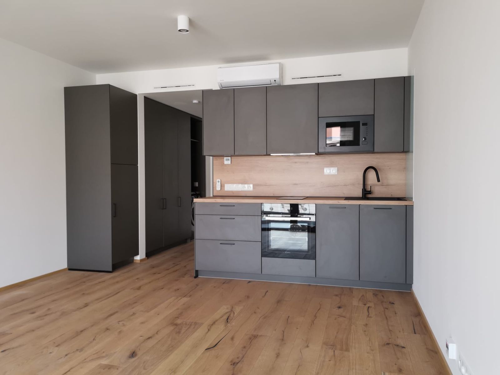 Pronájem bytu 1+kk 32 m²