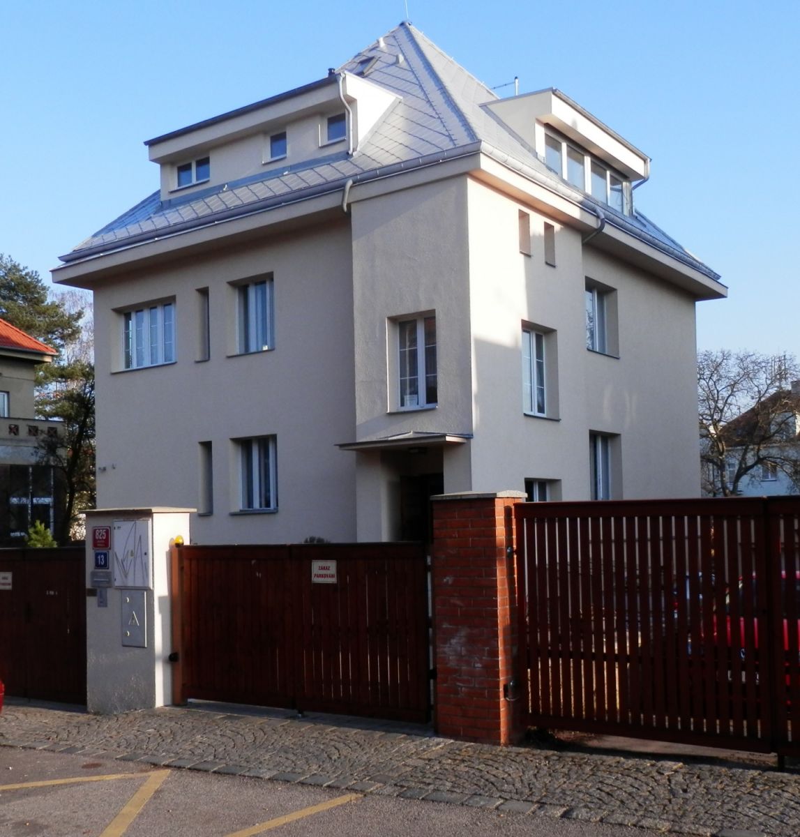 Pronájem bytu  48 m² — photo 2