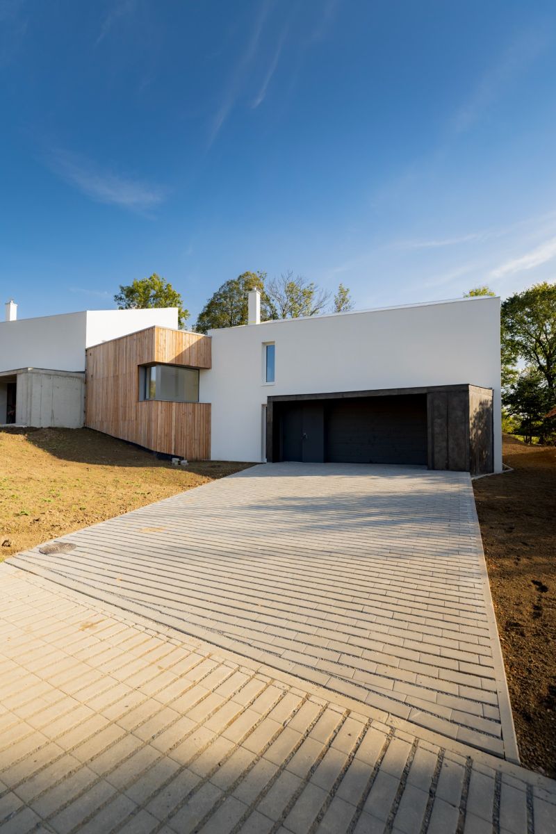 Куќа, 213 m², плац 715 m²