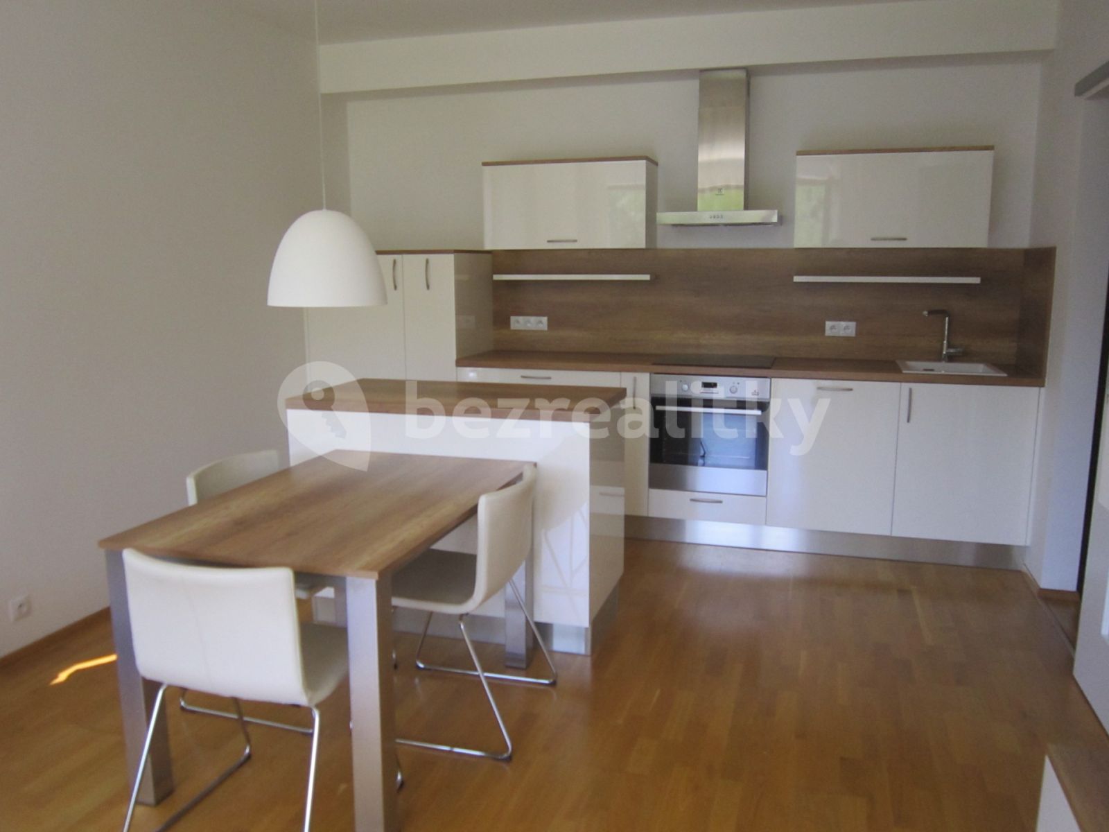 Pronájem bytu 3+kk 96 m² — photo 2