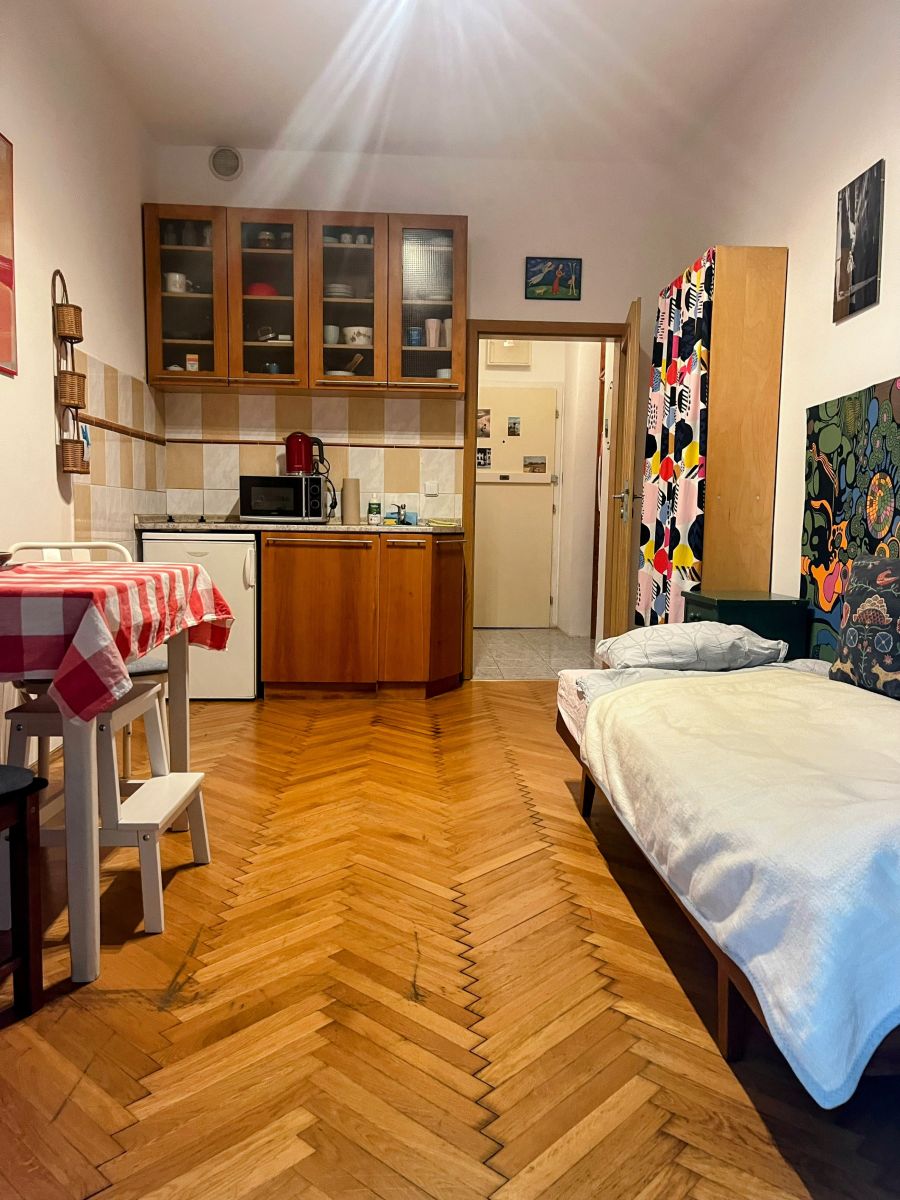 Pronájem bytu  20 m² — photo 2