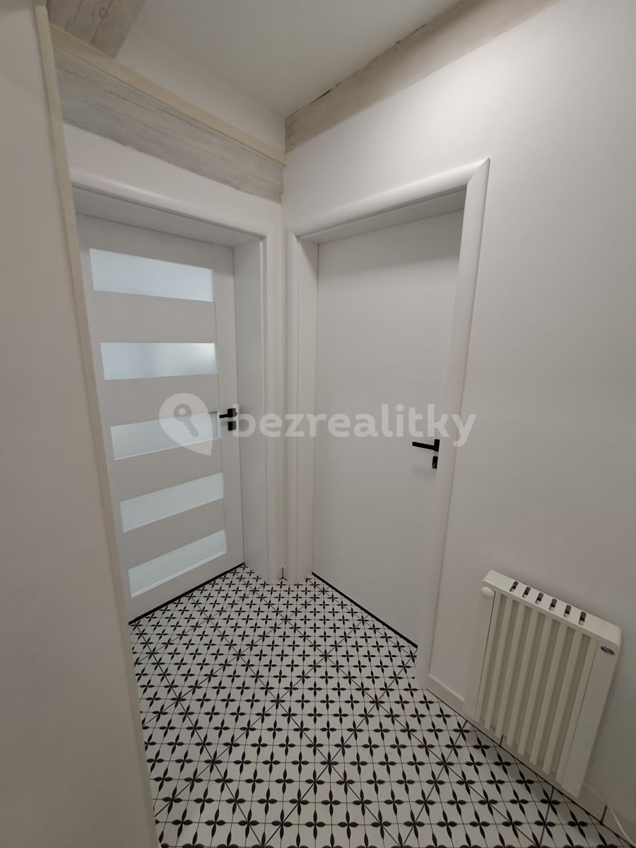 Pronájem bytu 2+kk 50 m² — photo 2