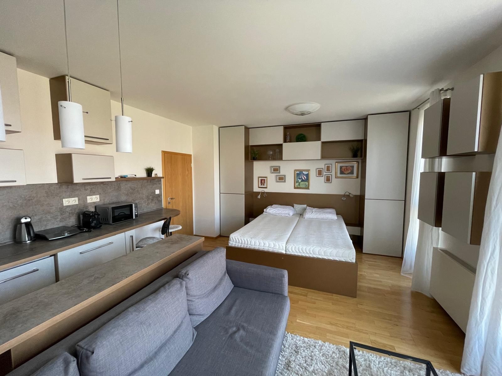 Prodej bytu 1+kk 36 m², Praha – náhled fotky 2