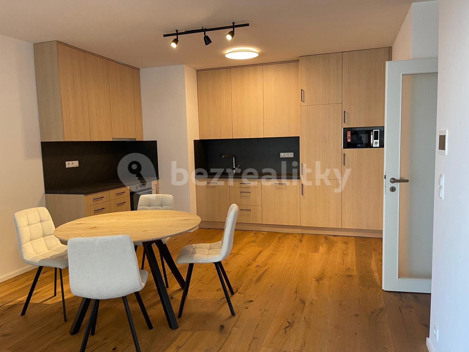 Pronájem bytu 2+kk 66 m²