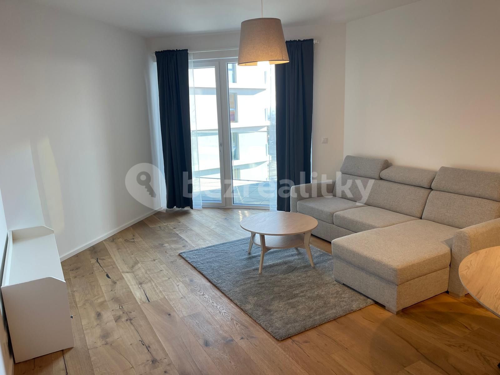Pronájem bytu 2+kk 66 m² — photo 2