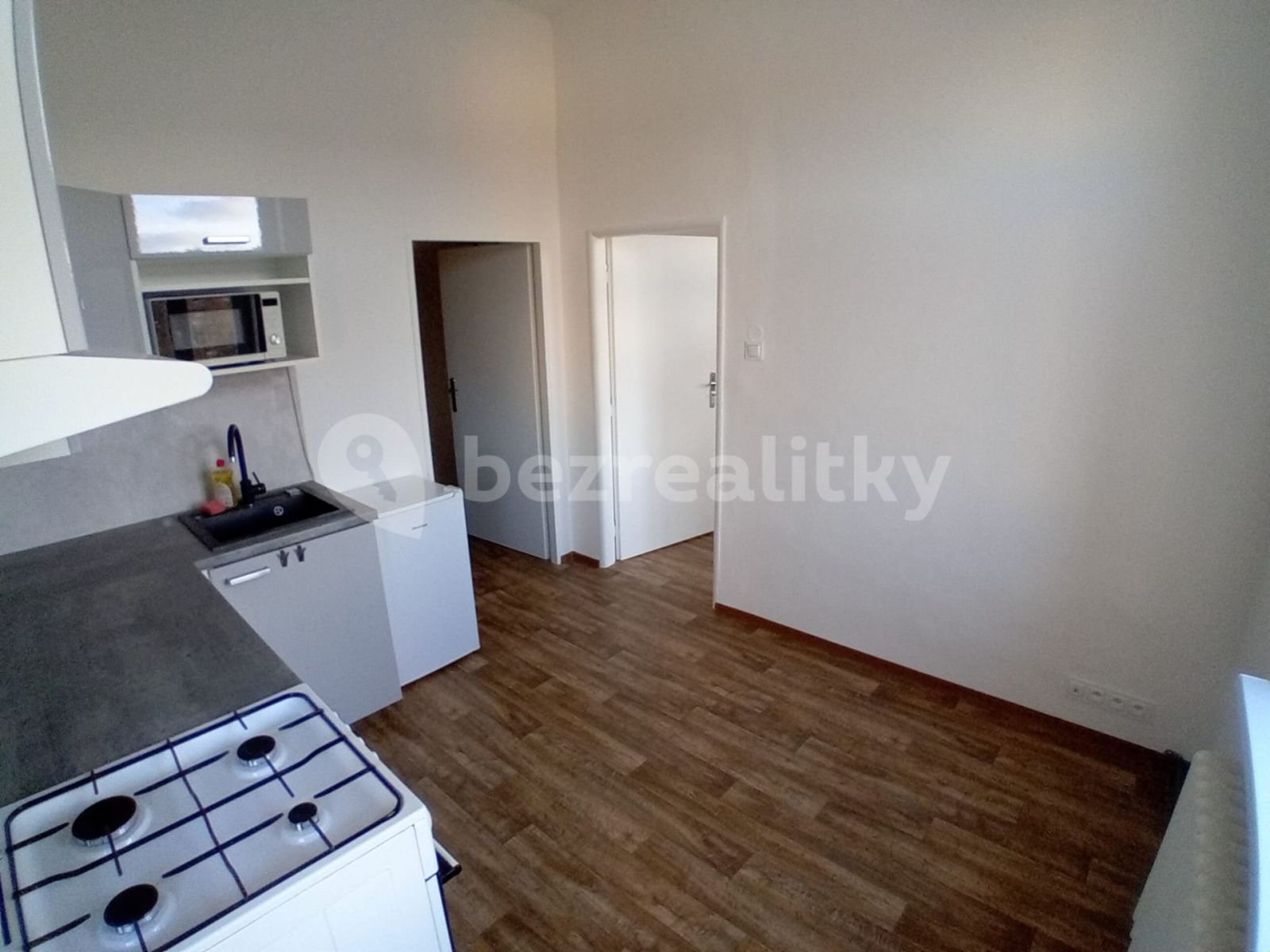 Pronájem bytu 1+1 36 m² — photo 2