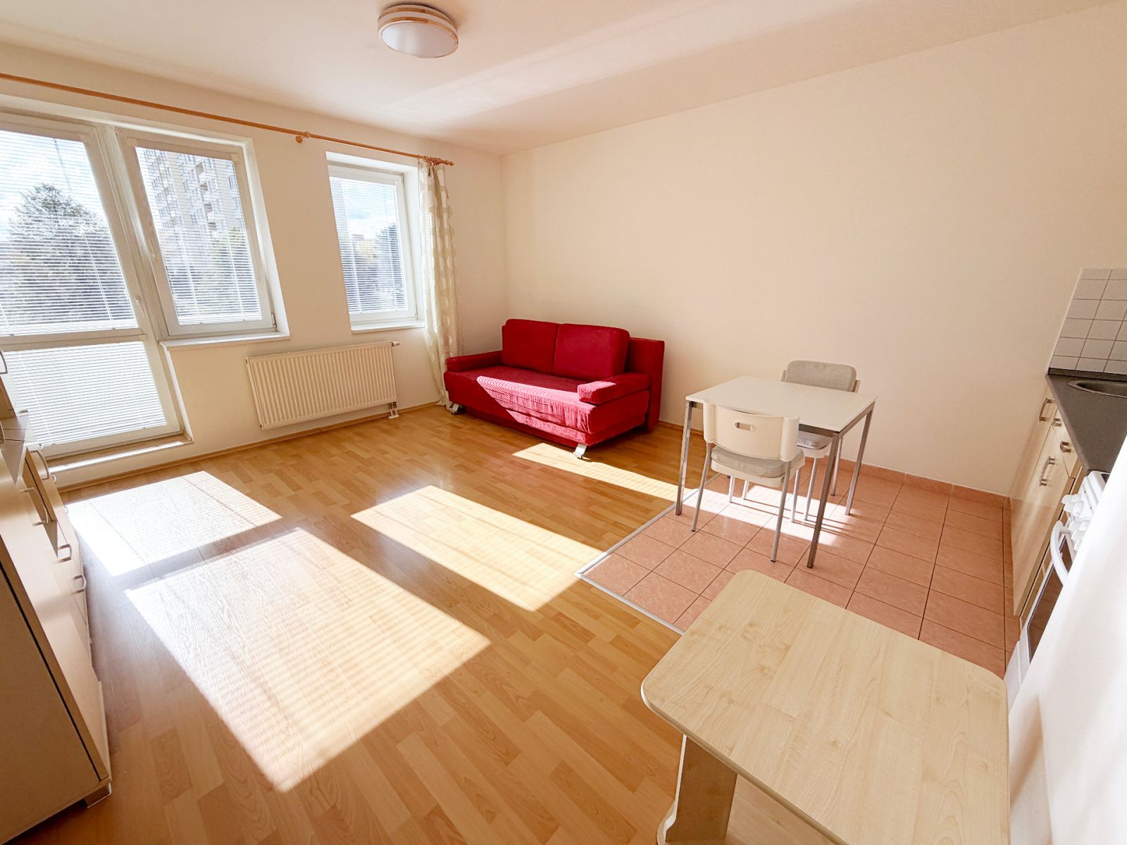 Pronájem bytu 1+kk 33 m², Praha – náhled fotky 2
