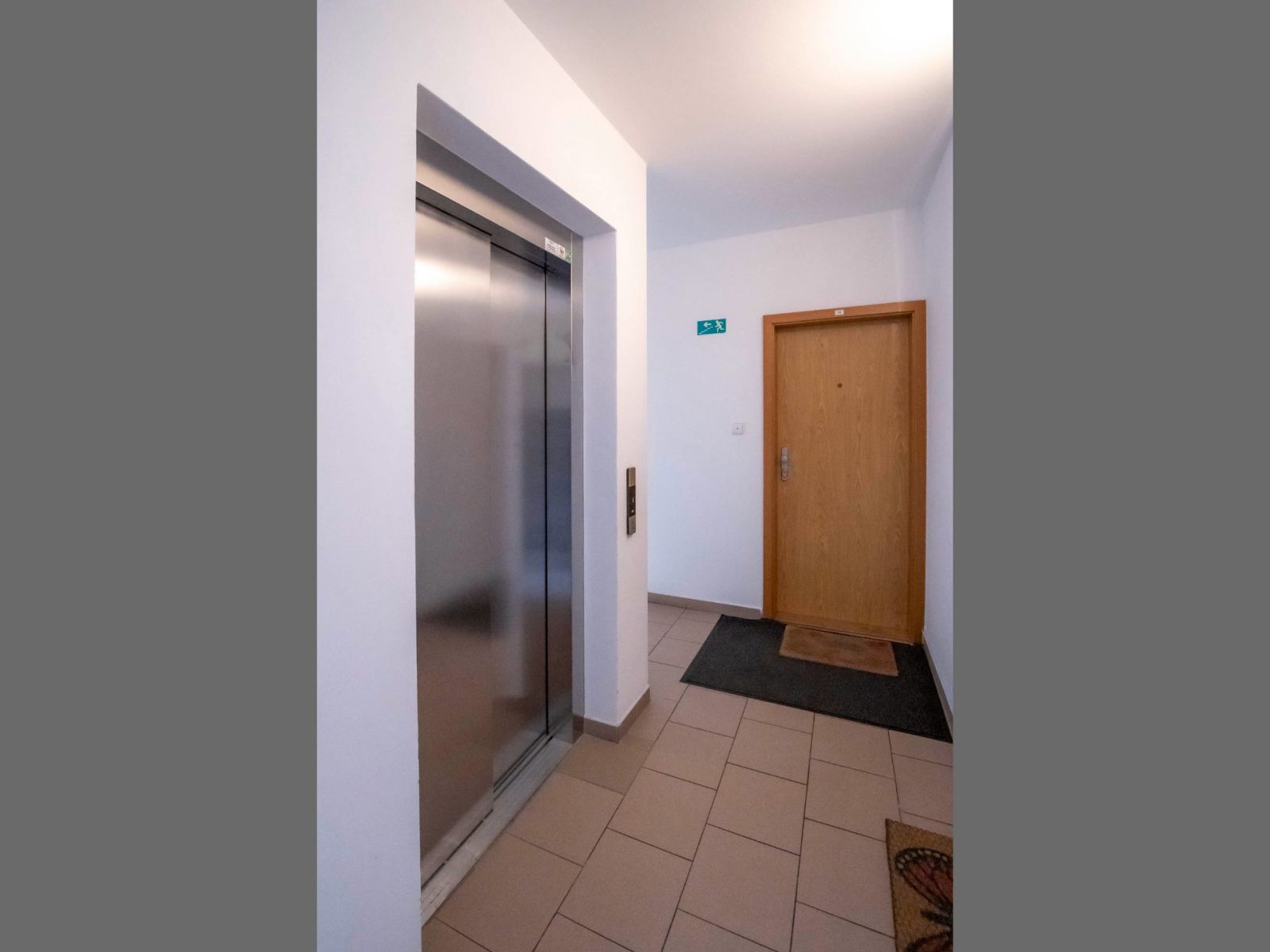 Pronájem bytu 2+kk 55 m², Praha – náhled fotky 15