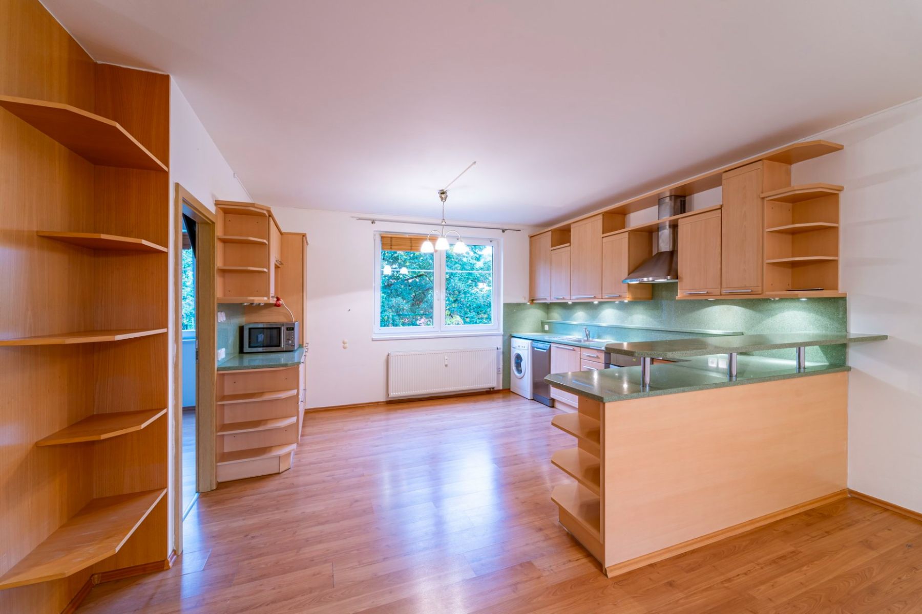 Pronájem bytu 2+kk 55 m², Praha – náhled fotky 2