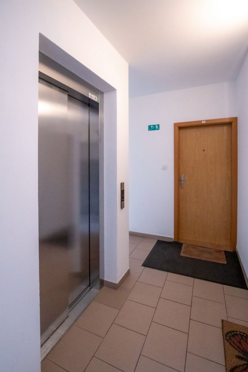 Pronájem bytu 2+kk 55 m², Praha – náhled fotky 14