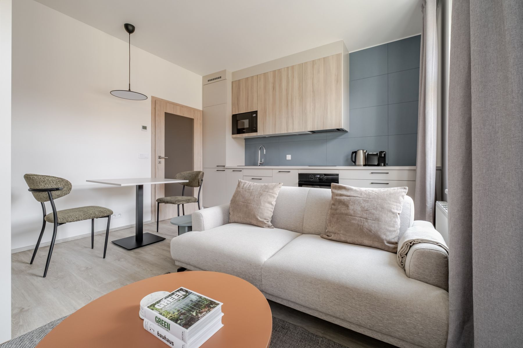 Pronájem bytu  34 m² — photo 2