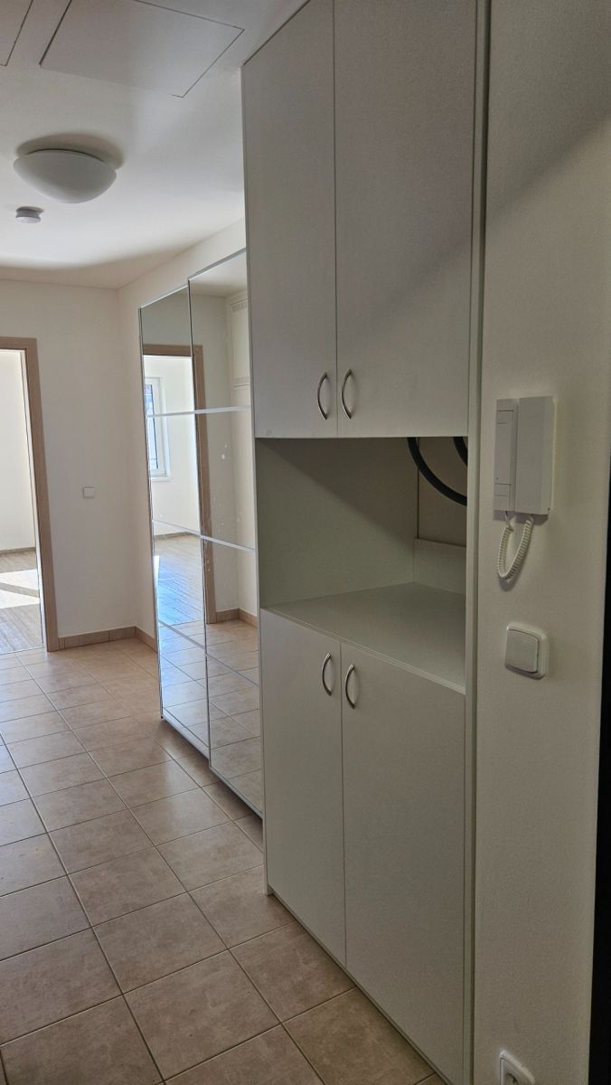 Pronájem bytu 2+kk 51 m², Praha – náhled fotky 2