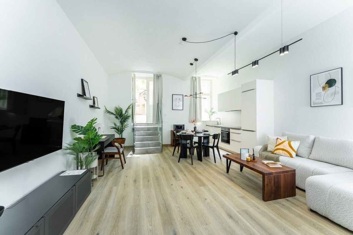 Pronájem bytu  63 m² — photo 2