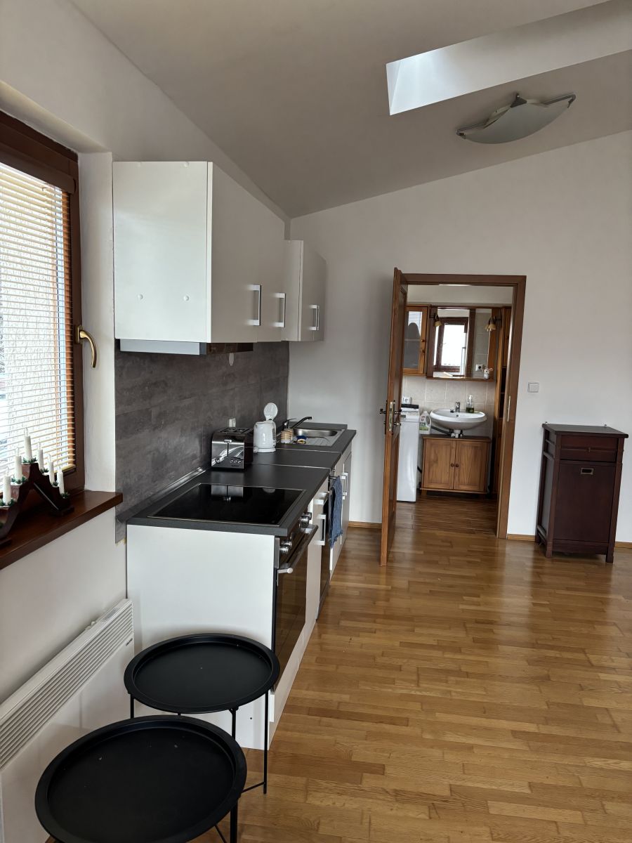 Pronájem bytu  82 m² — photo 3