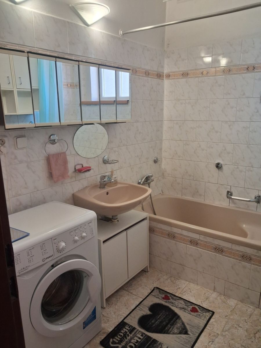 Pronájem bytu 3+kk 90 m² — photo 2