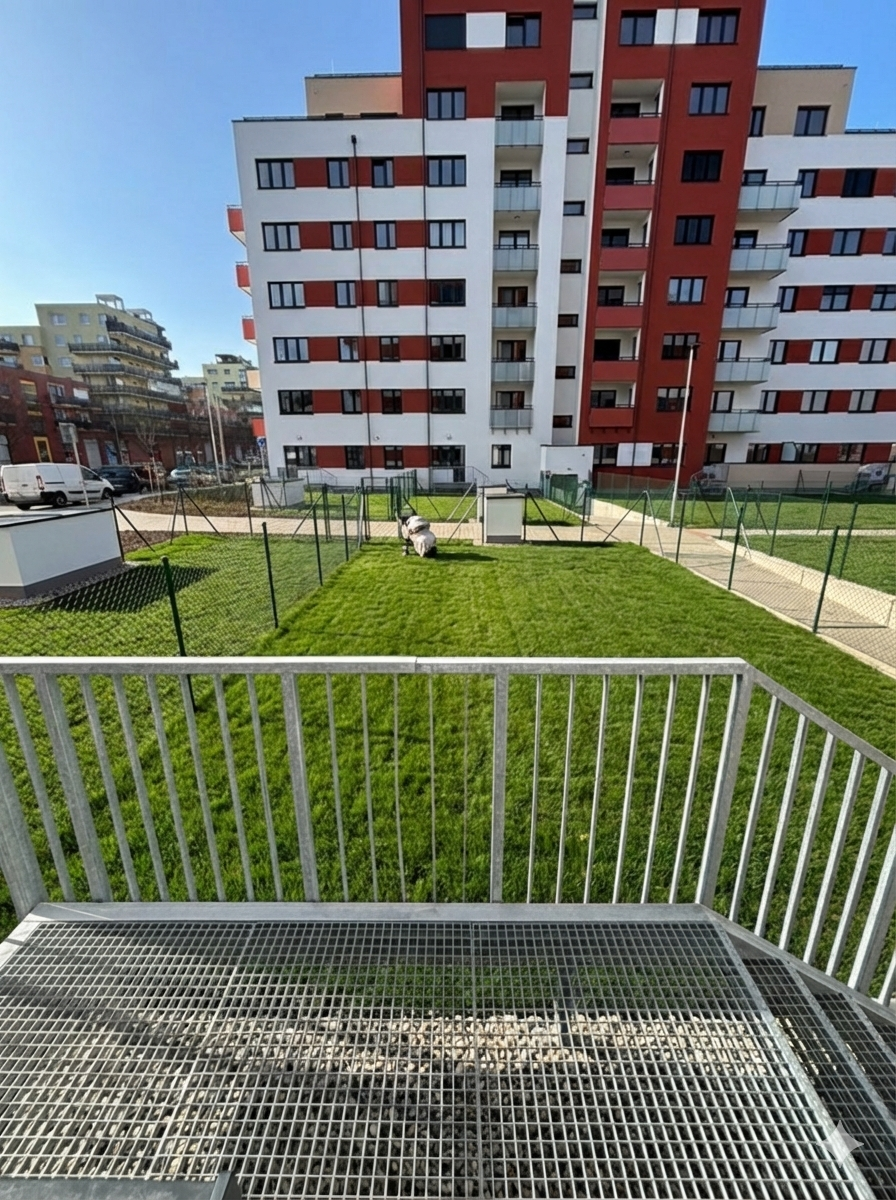 Pronájem bytu 2+kk 42 m² — photo 2